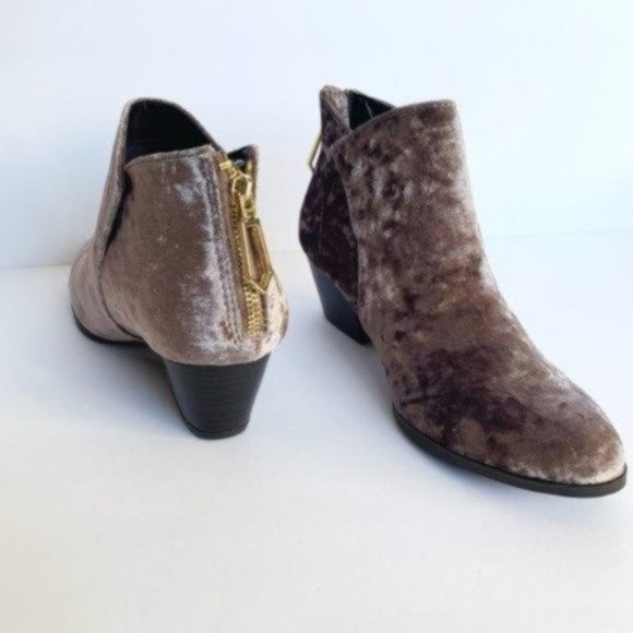 6/6.5/8 Mauve velvet block heel almond toe ankle bootie - Picture 4 of 7